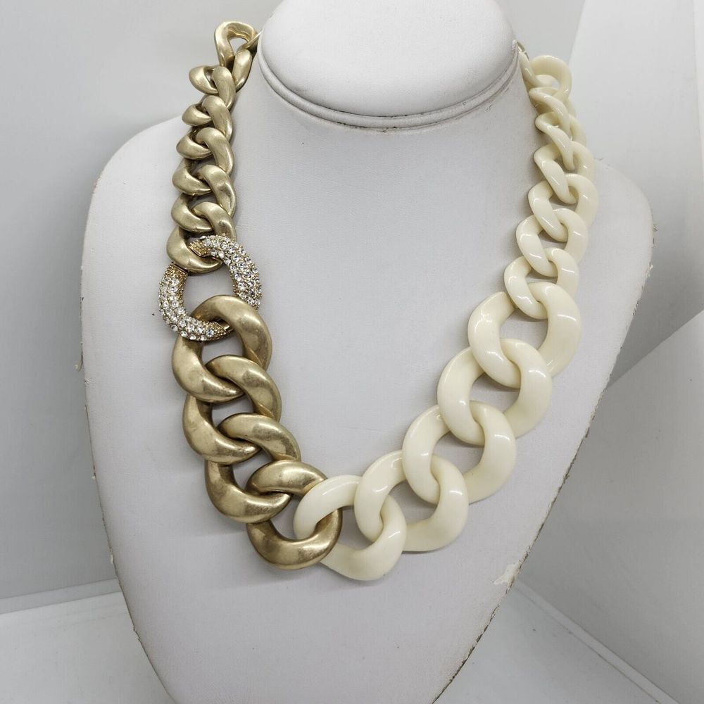 Matte Gold Tone And Cream Lucite Chunky Link Necklace‎
